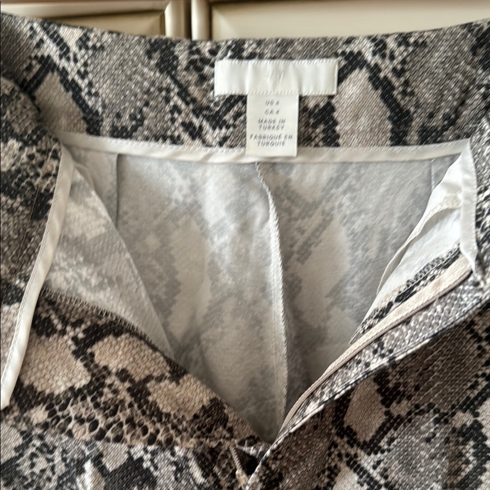 Chic Snake Print Pants - Picture 3 of 4
